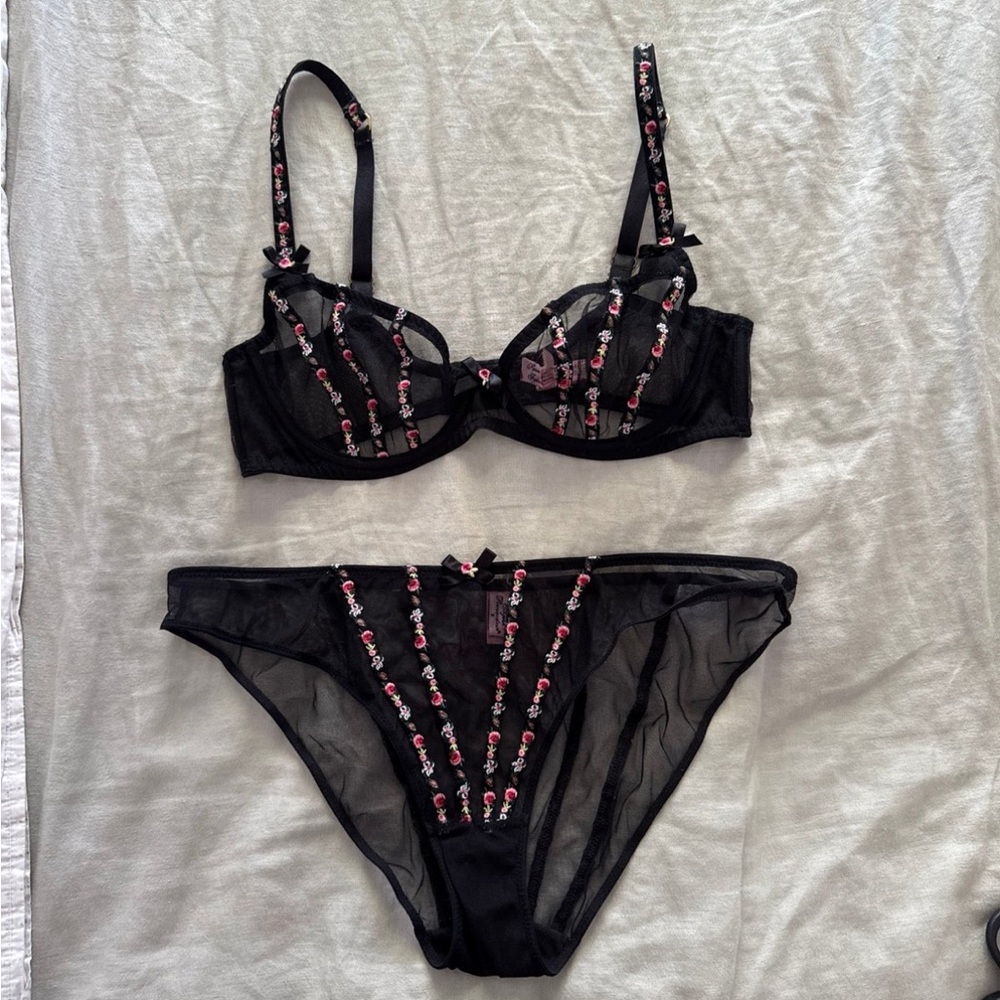 Agent Provocateur Black and Pink Lace Underwire Bra